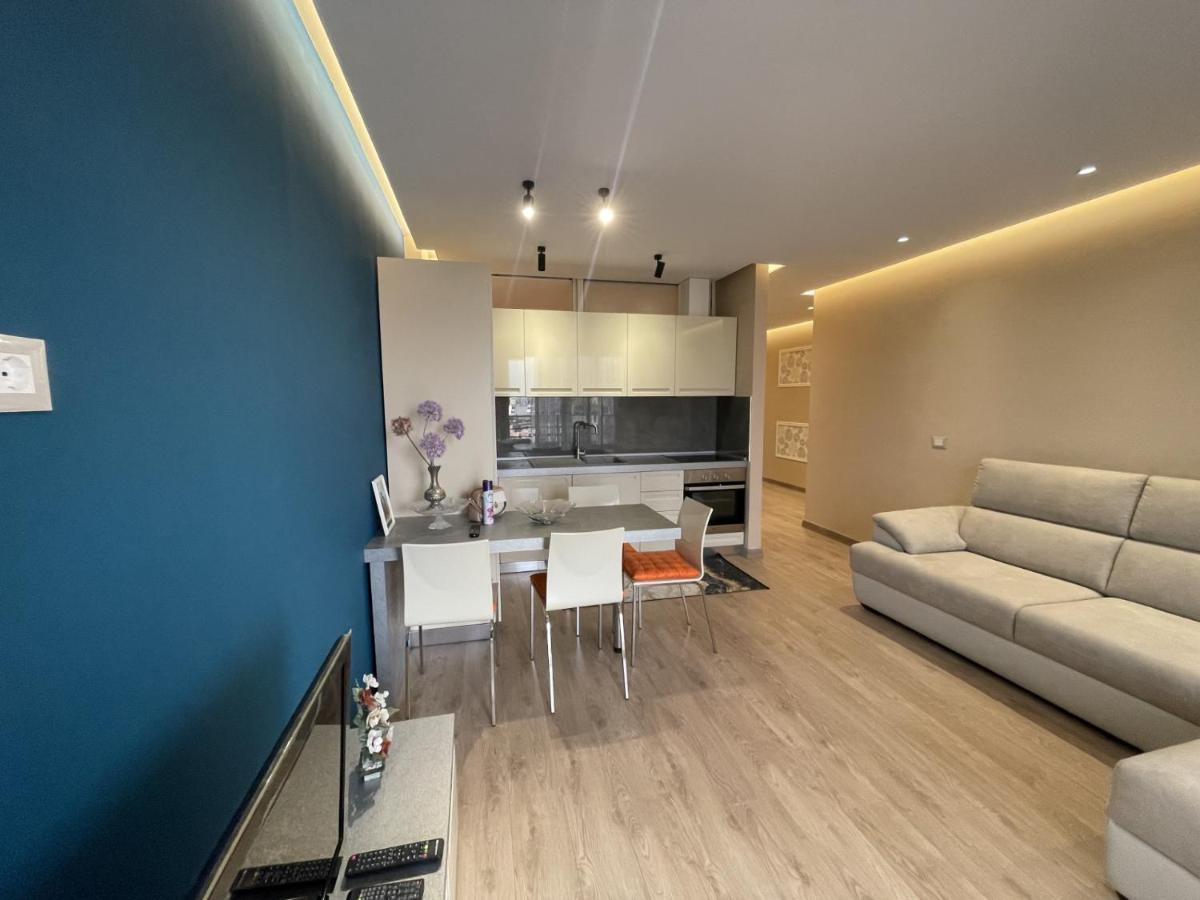 City Center Apartment 1 Tiranë Luaran gambar