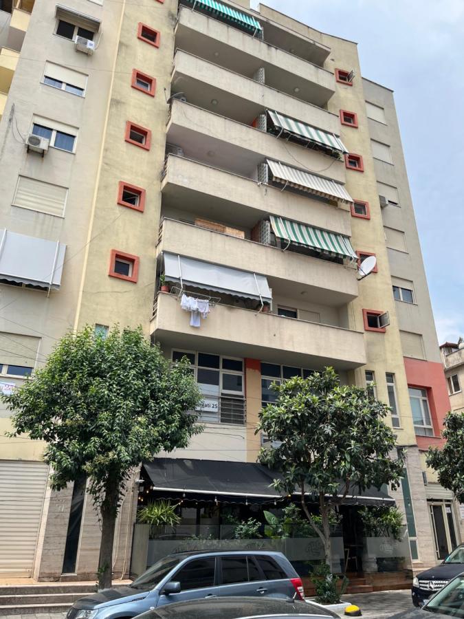 City Center Apartment 1 Tiranë Luaran gambar