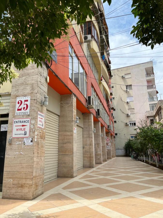 City Center Apartment 1 Tiranë Luaran gambar